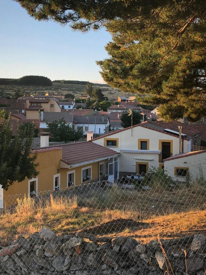 Casa Rural Los 7 Pinos De Gredos Наваредонда де Гредос Екстериор снимка