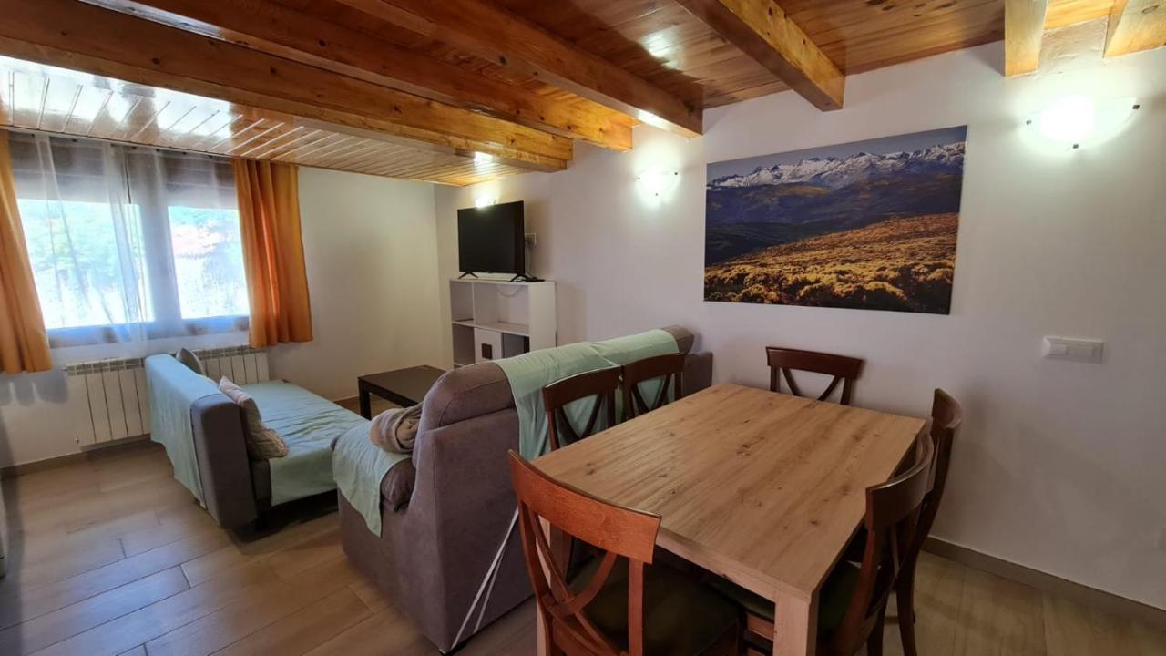 Casa Rural Los 7 Pinos De Gredos Наваредонда де Гредос Екстериор снимка