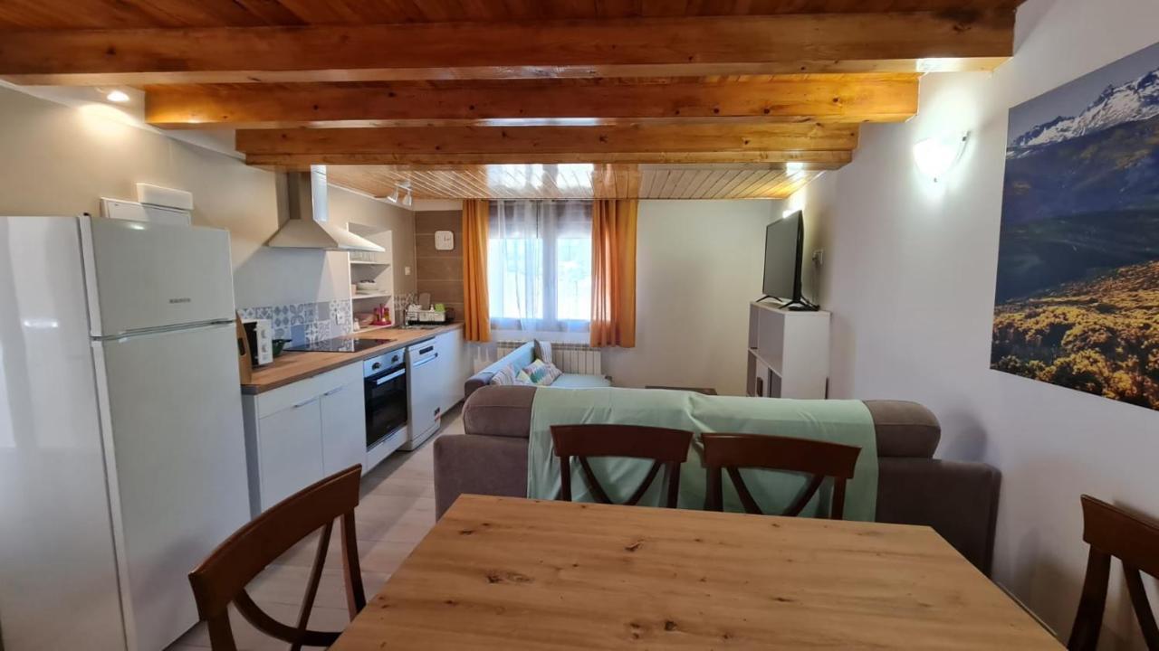 Casa Rural Los 7 Pinos De Gredos Наваредонда де Гредос Екстериор снимка