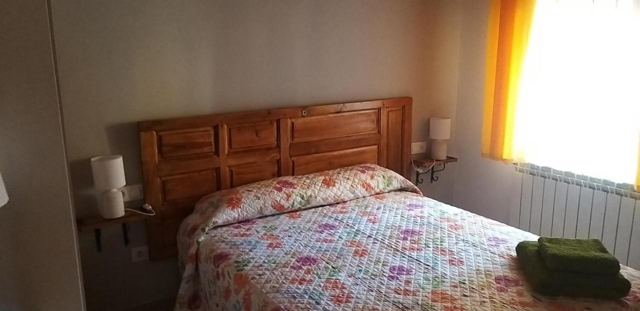 Casa Rural Los 7 Pinos De Gredos Наваредонда де Гредос Екстериор снимка