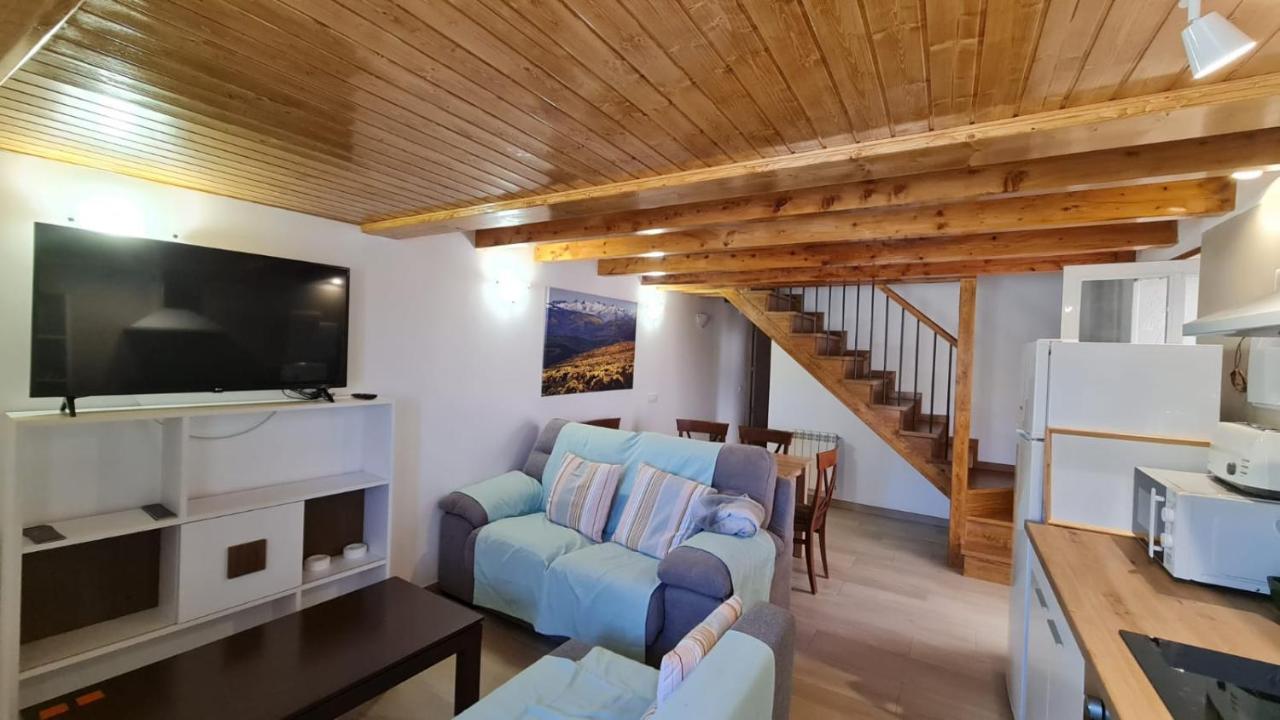 Casa Rural Los 7 Pinos De Gredos Наваредонда де Гредос Екстериор снимка