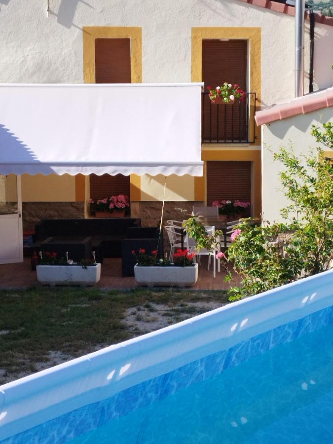 Casa Rural Los 7 Pinos De Gredos Наваредонда де Гредос Екстериор снимка